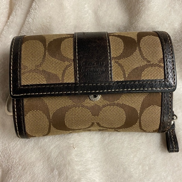 Coach Wallet - Picture 1 of 8